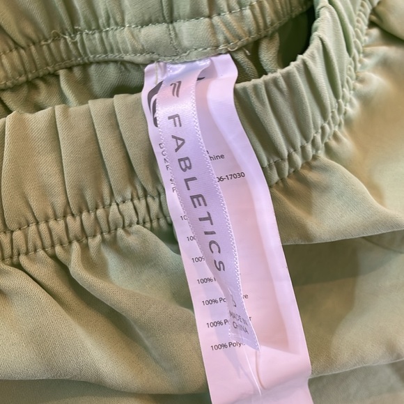 Fabletics EcoSatin crop lounge pants size small and Tank size XXS. NWT - Picture 10 of 10